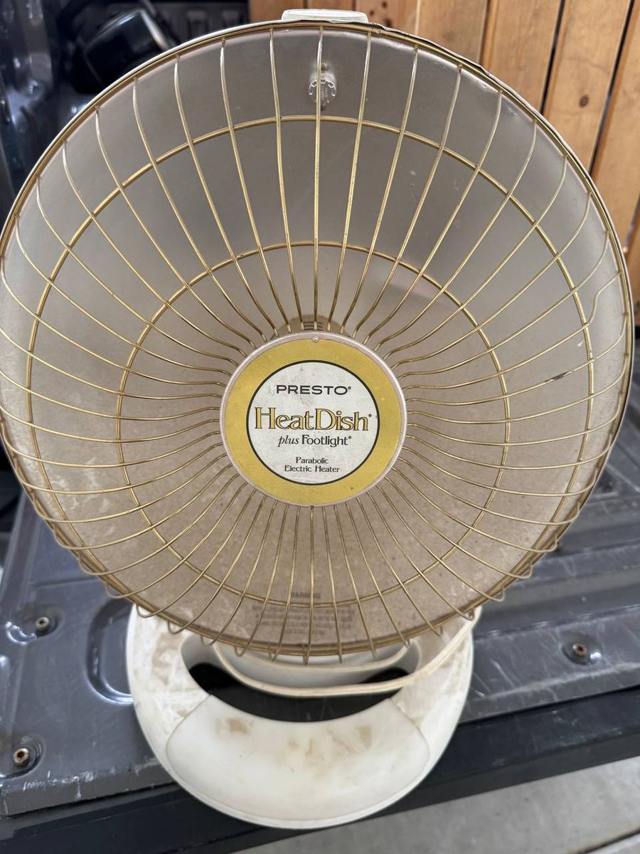 Presto HeatDish plus Footlight heater