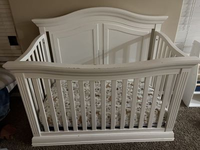 White Wooden Convertible Baby Crib with Mattress