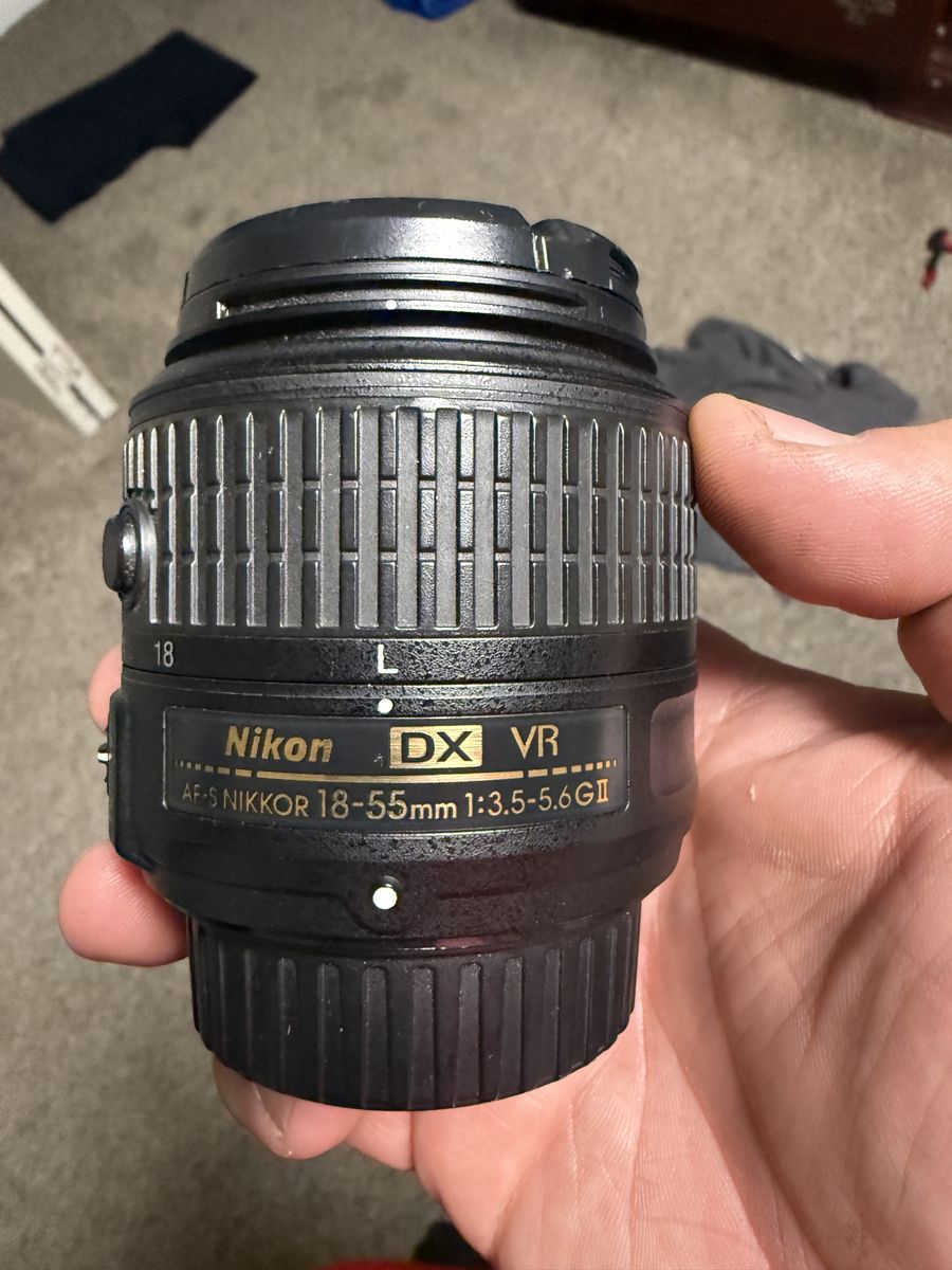 Nikon AF-S DX NIKKOR 18-55mm f/3.5-5.6G VR II Lens