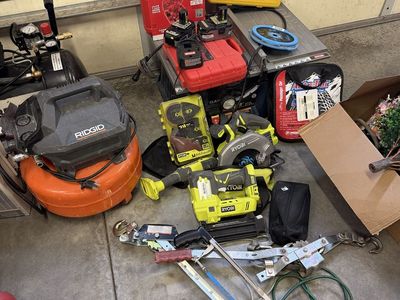 Huge multi family yard sale TOOLS