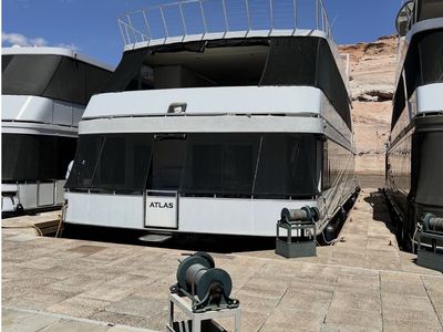 2015 Bravada Houseboat. 77x22. Week June 21-28.