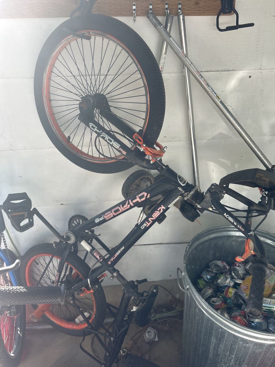 Kent Chaos FS20 Freestyle BMX Bike - Black/Orange, 20-inch Wheels