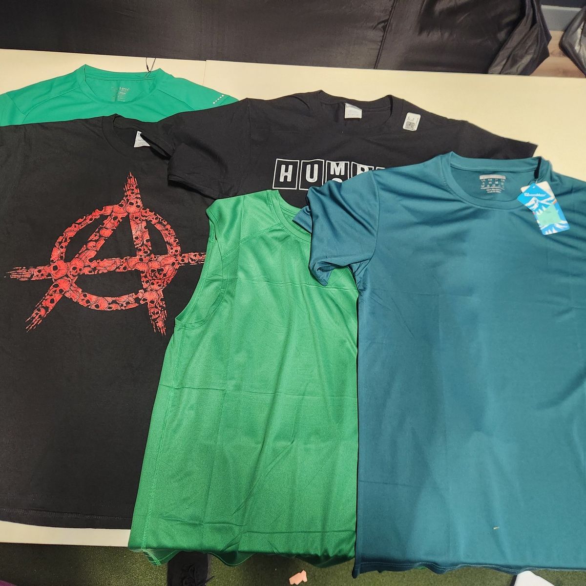 Men’s Small Shirt Bundle – Athletic & Graphic Tees