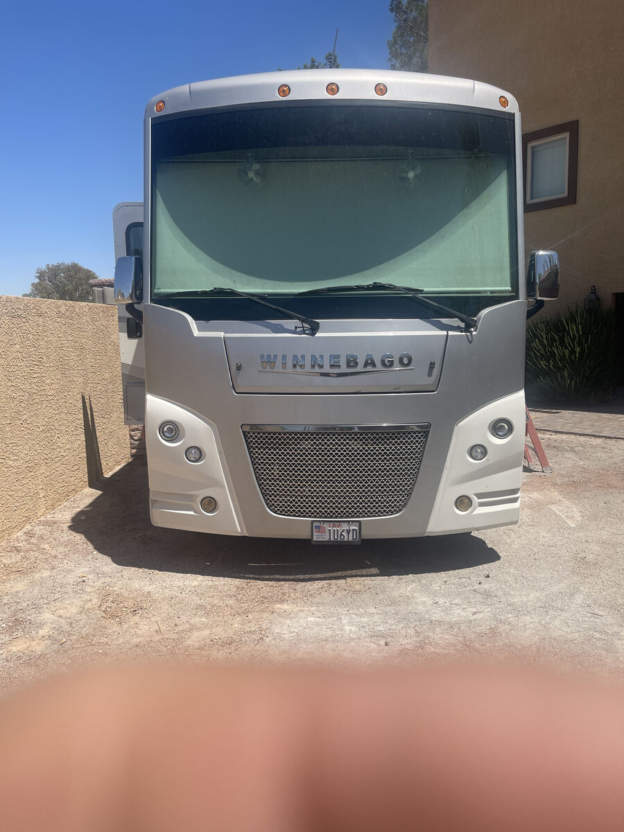 2018 WINNEBAGO SUNSTAR LX 27n