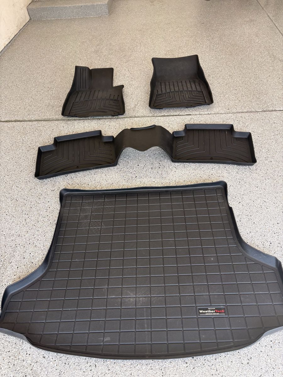 Genesis GV70 weathertech floor mats