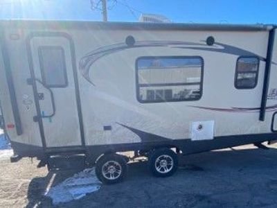2014 Keystone Bullet Ultra Lite 204RBS