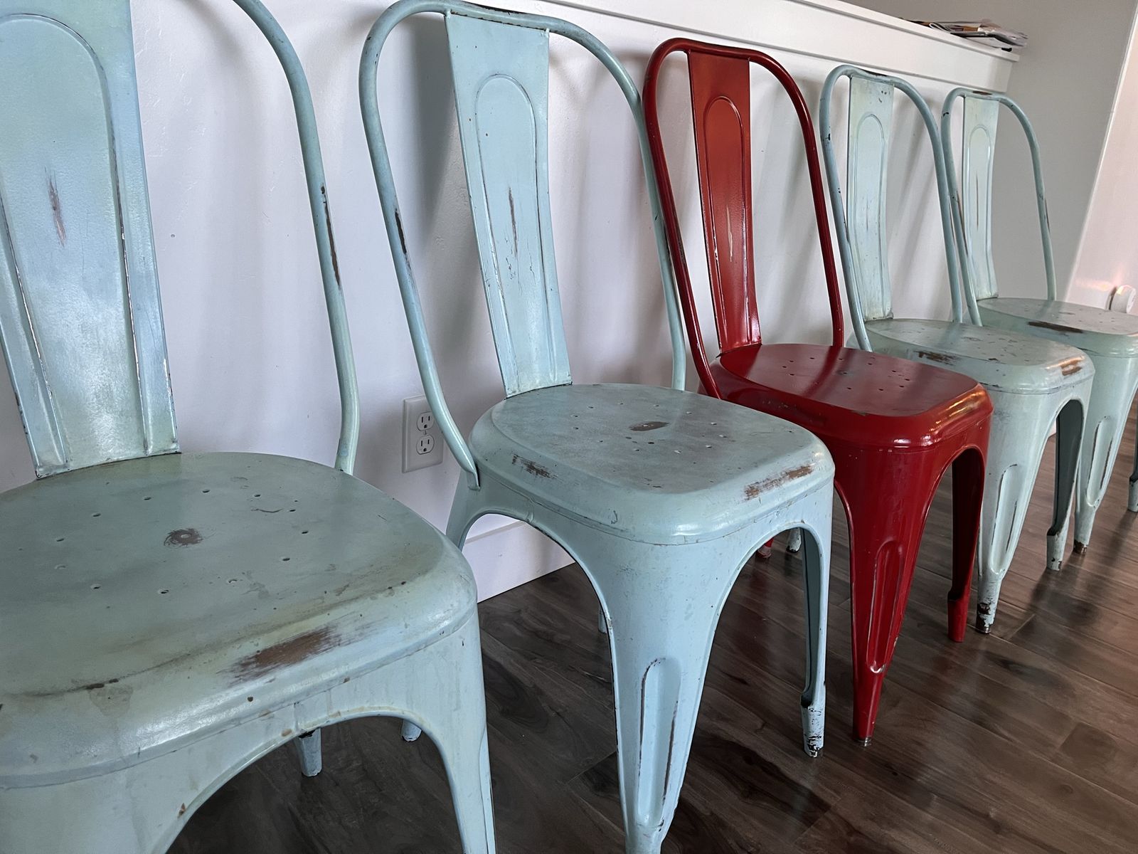 Vintage Style Metal Dining Chairs - Set of 5 (4 Blue, 1 Red) Industrial Distressed Tolix-look