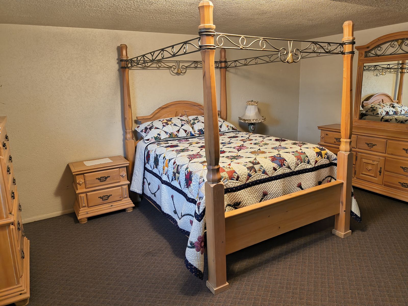 Decorative Wood Bedroom Set