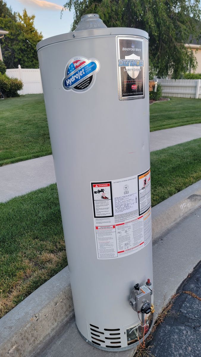 Free Scrap Bradford White Water Heater - Natural Gas - On Curb for Pickup for Scrap/Parts