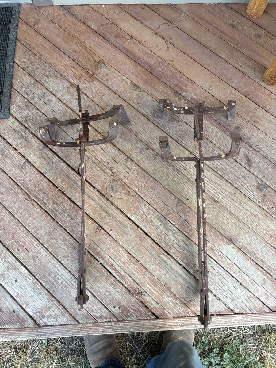 Ladder jacks for planks