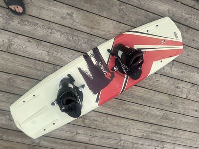HyperLite 134 cm drive L7 core 24 inch continuous rocker wakeboard with hyper light bindings