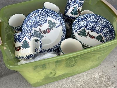 8 piece china set brand new