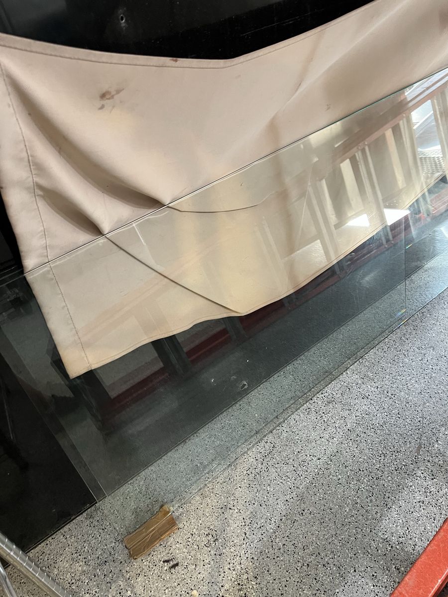 2 temper glass panels