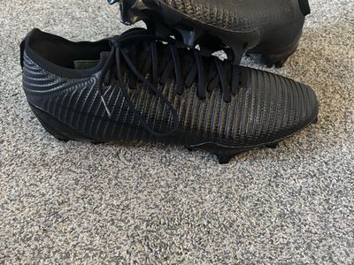 Under Armour Pro Blur Black Football Cleats Men’s Size 12.5