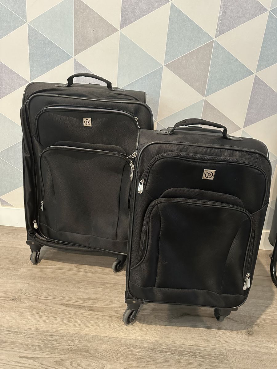2 Piece Black Spinner Luggage Set