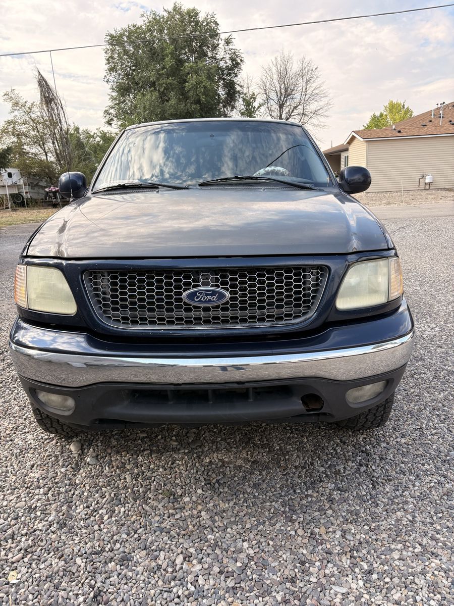 2002 Ford F-150 XLT