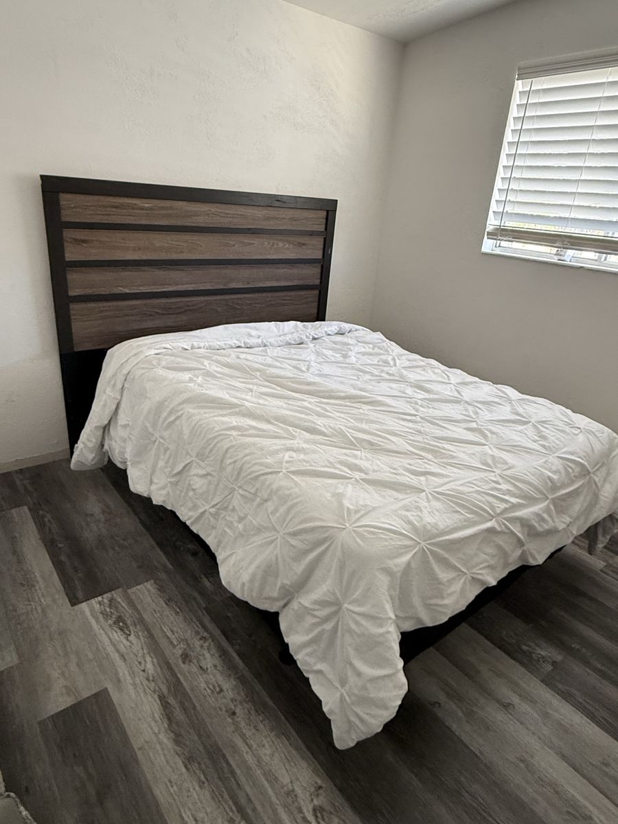 Bed full size