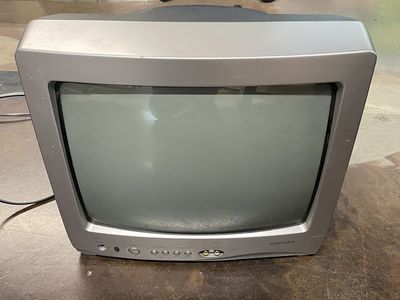 Toshiba 13A25 13" Color CRT TV - No Remote