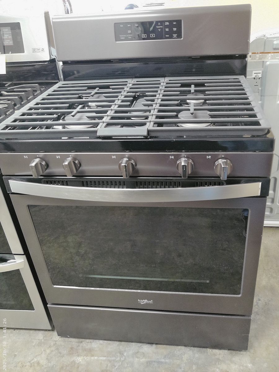 Like New Whirlpool GAS Range~5th Burner~90 Day Guarantee