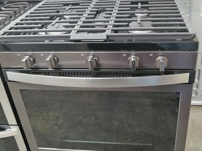 Like New Whirlpool GAS Range~5th Burner~90 Day Guarantee
