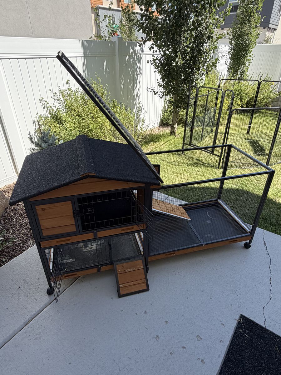 Indoor/Outdoor Rabbit Hutch