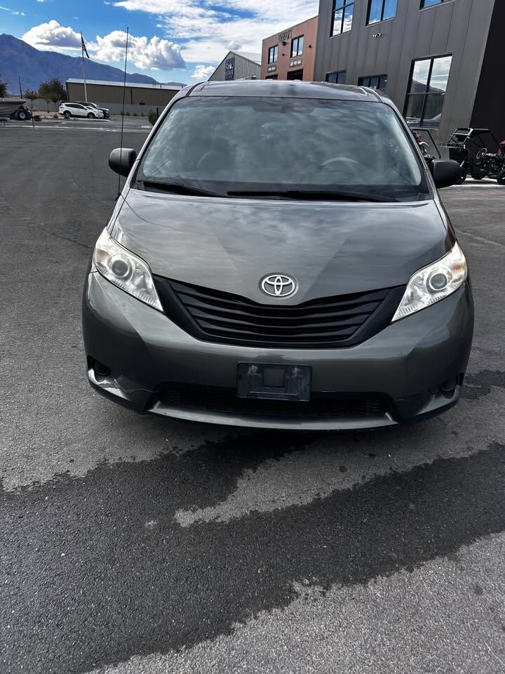 2011 Toyota Sienna Base 7-Passenger