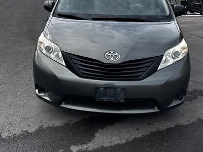 2011 Toyota Sienna Base 7-Passenger