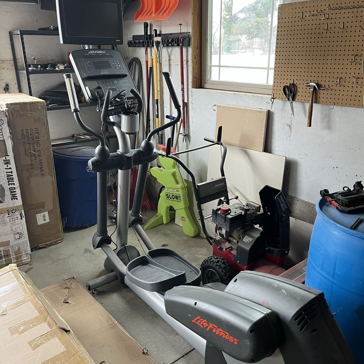 Life Fitness Eliptical Trainer