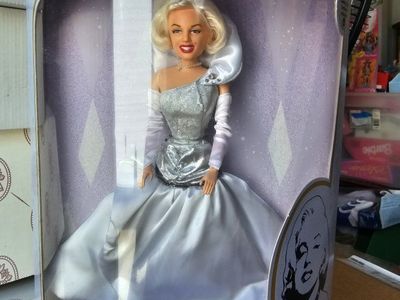 Marylin Monroe Silver Sizzle