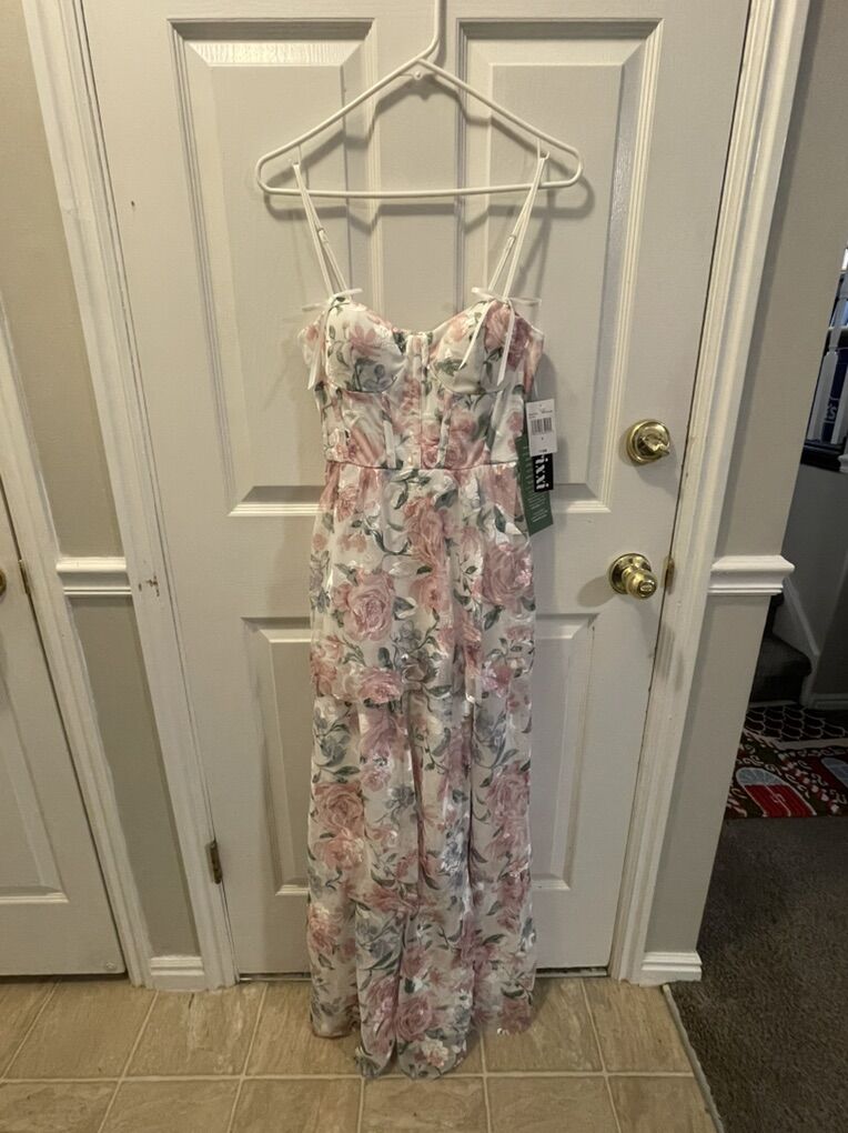 Brand New Size 5 Floral Tiered Dress in Layton