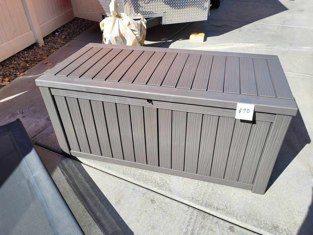 140gal Outdoor Storage Deck Box 
**w/Hydraulic Slow Close Lid ***