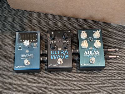 Various Source Audio Effects Pedals and Neuro Hub - EQ2, Atlas Compressor, Ultrawave Multiband Distortion