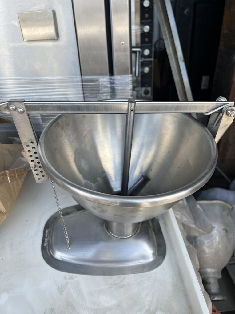 New Chicago Metallic Doughnut/Cake Filler Machine.