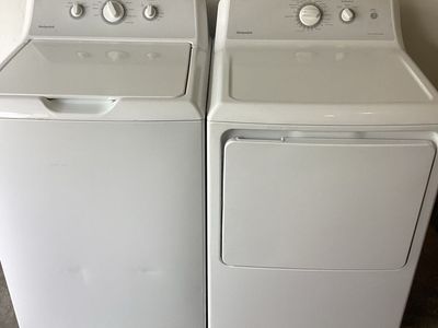 Hotpoint HTW265ASWW & HTX26EASWW 27" Top-Load Washer & Electric Dryer Laundry Pair, White