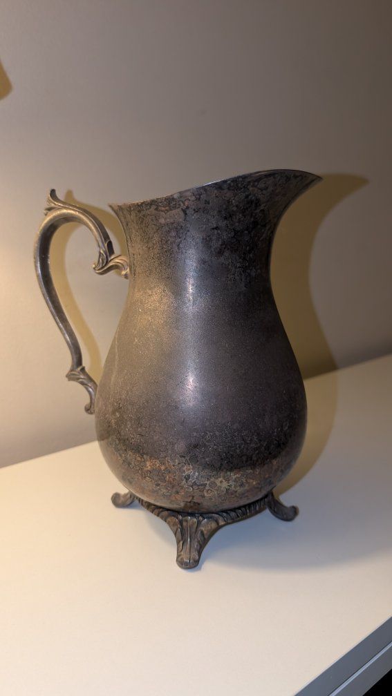 Vintage Wm. Rogers #817 Silver Plated Beverage Water Pitcher with Ice Guard