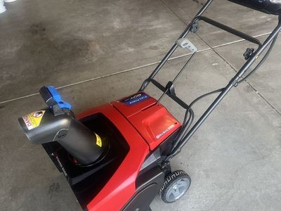 New Toro Power Clear e21 60V Max Brushless Snow Blower - Only Used Twice (7.5Ah Battery)