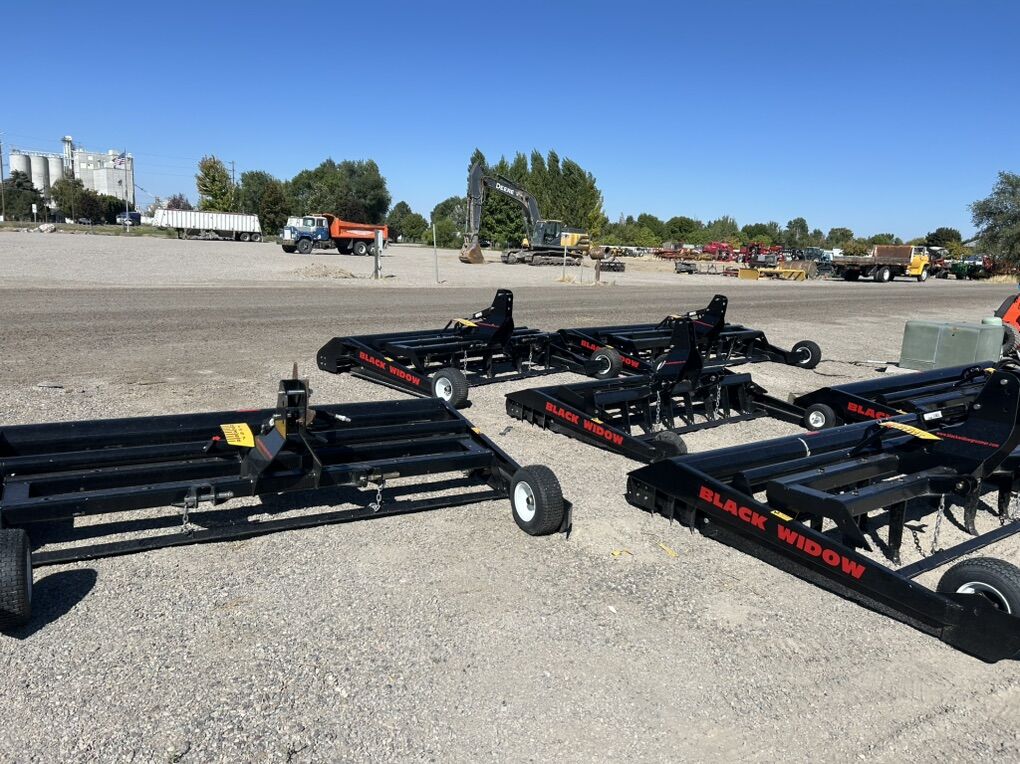 Black Widow Arena Groomers