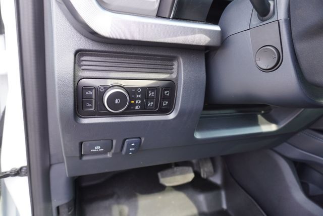 Main image 30