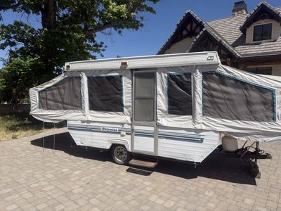 Popup tent trailer Camper