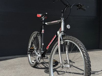 Giant Boulder 26" Mountain Bike - Recently Serviced