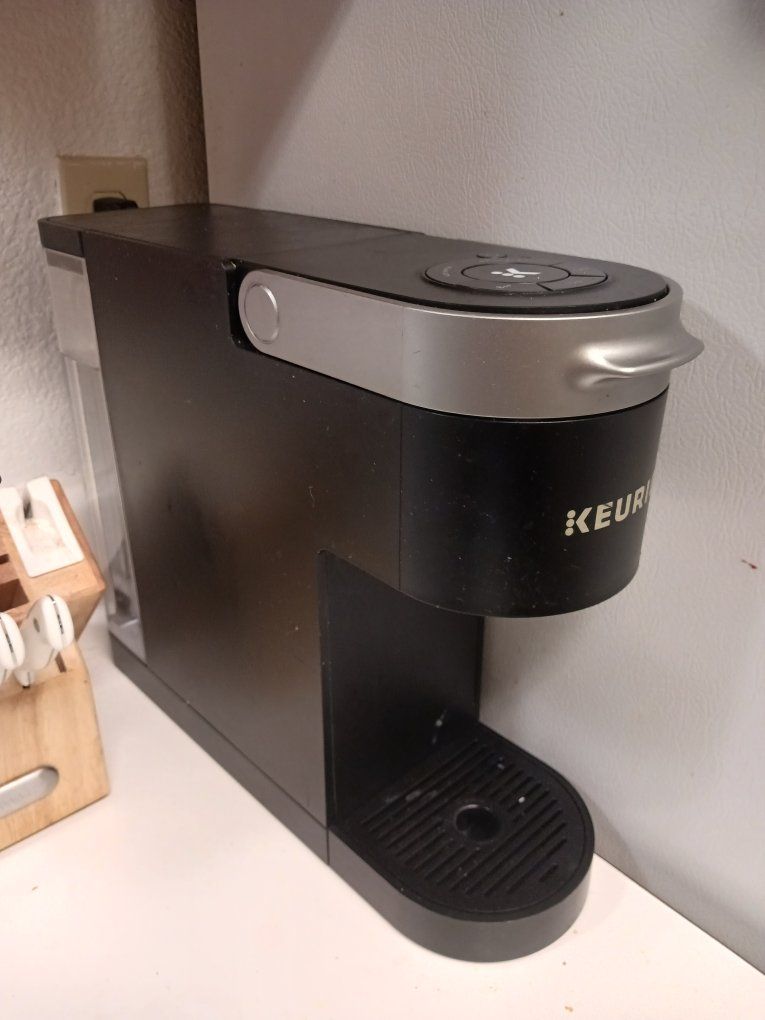 Keurig K-Mini Plus Single Serve K-Cup Pod Coffee Maker, Black, Compact Design