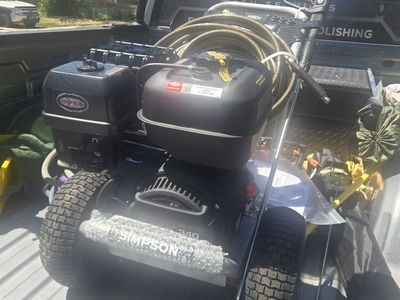 SIMPSON Pro Series PS61371 4000-PSI 3.5-GPM Cold Water Gas Pressure Washer w/ 5 Spray Tips