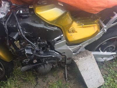 Zx10r motor some wireing and. Parts