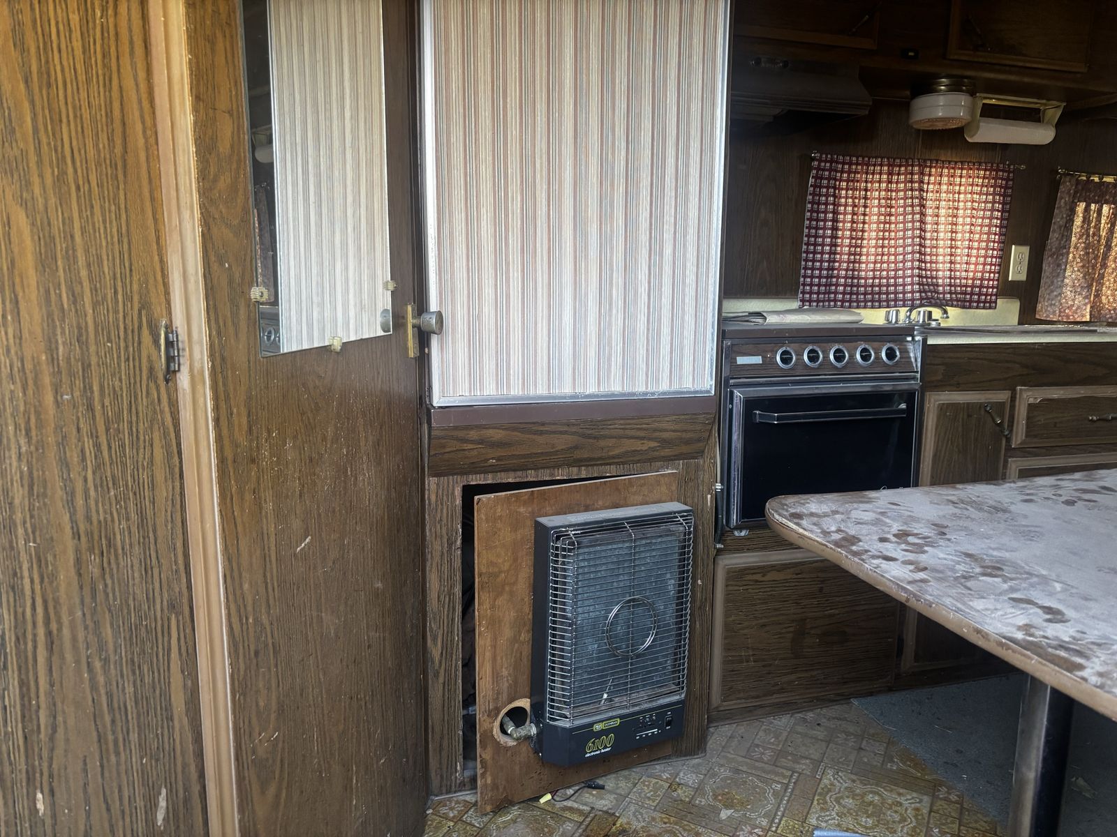 Main image 6