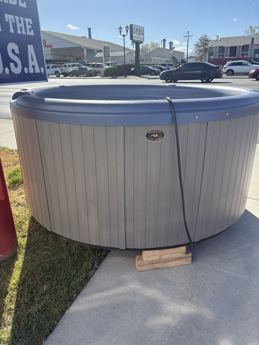 REFURBISHED HOT TUBS FOR SALE