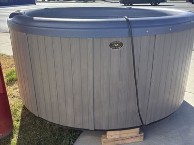 REFURBISHED HOT TUBS FOR SALE