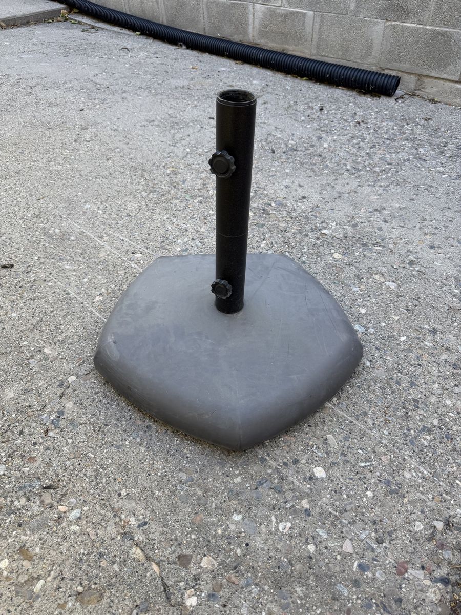 Heavy Patio Umbrella Base with Wheels(with free tilting umbrella)