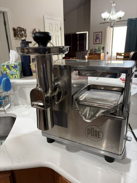 PURE Juicer - Hydraulic Two-Stage Cold Press-Original Owner (Excellent Condition)