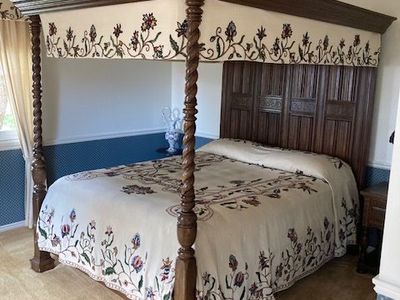 Ethan Allen Royal Charter Oak Bedroom Set