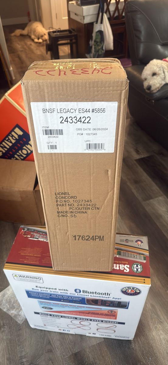 Lionel BNSF Legacy ES44 Diesel Locomotive #5856 - O Gauge w/ Bluetooth, New in Box